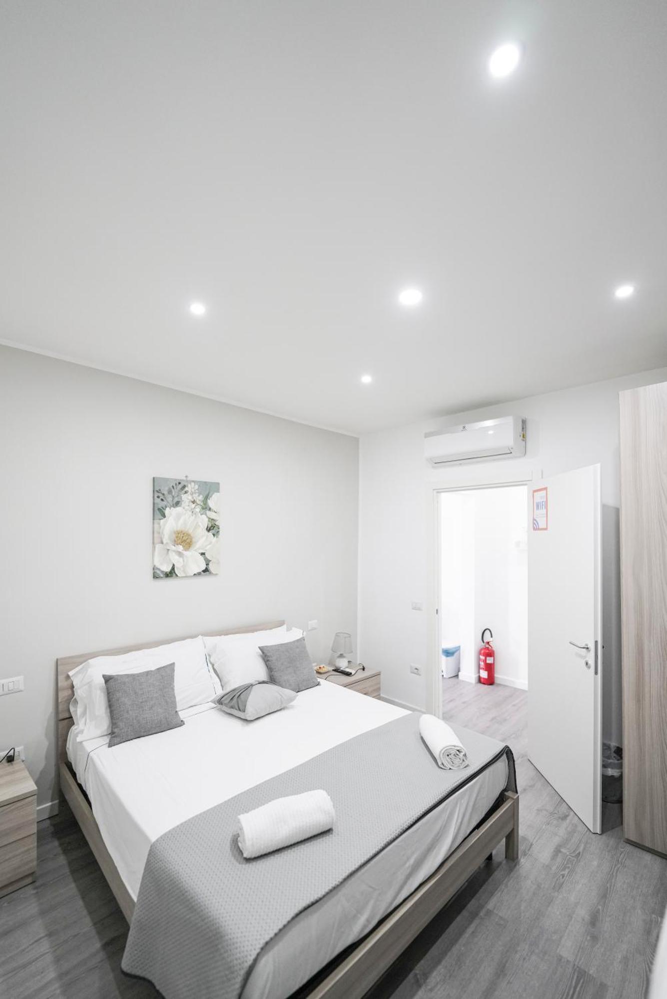 Capodichino Apartment 127 - 20 Наполи Екстериор снимка